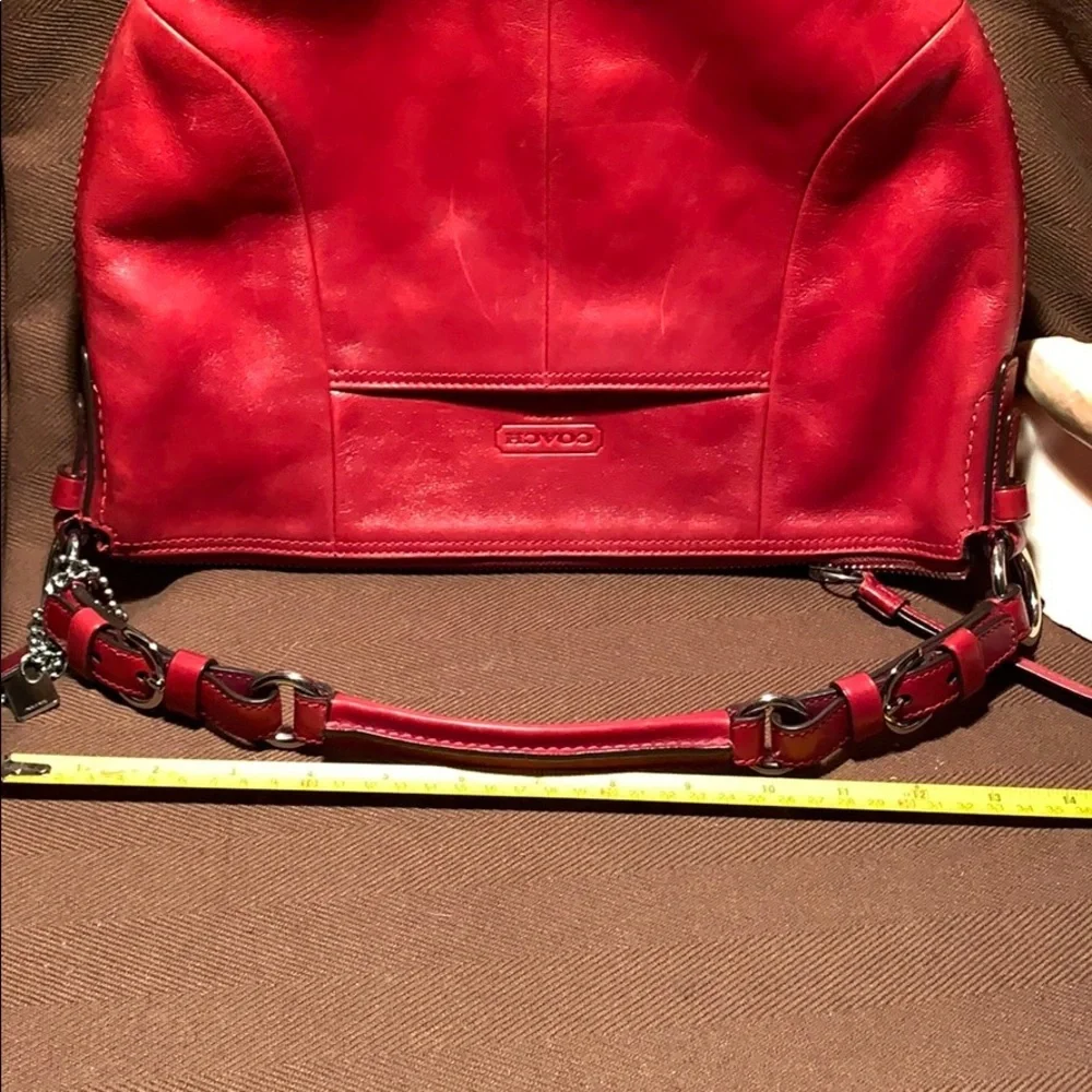 Coach leather shoulder bag w/3 charms amazing/rare